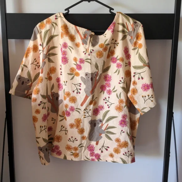 Gorgeous Princess Highway top with Australian Koala and Native Flora print AU18 - Picture 2 of 4